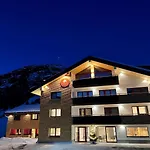 Hotel Alpin - &