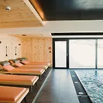 Hotel Alpin - & 4*