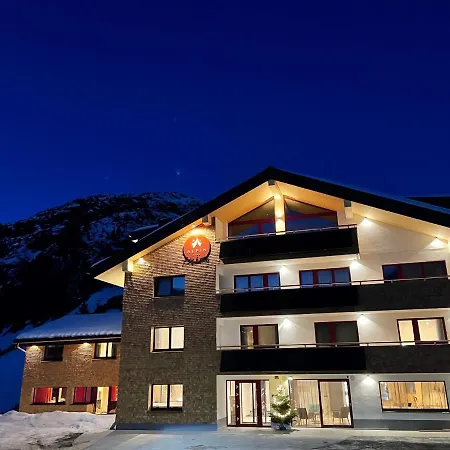 Hotel Alpin - &