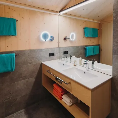 Hotel Alpin - &