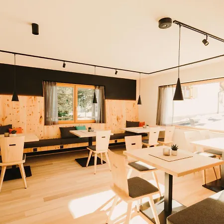 Hotel Alpin - &