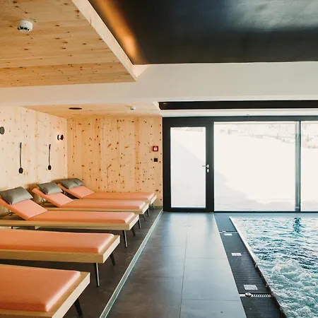 Hotel Alpin - & 4*