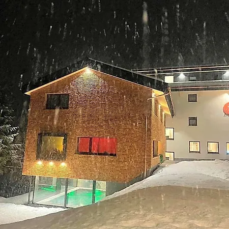 Hotell Alpin - & 4*